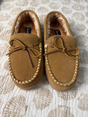 Clarks Tan Suede Moccasin Slippers with Faux Fur Lining sz 8 thumbnail 2