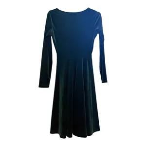 GUBERRYs Forest Green Velvet Long Sleeve V-Neck Surplice A-Line Midi Dress thumbnail 2