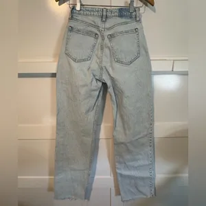 Abercrombie & Fitch Light Blue 90’s relaxed high rise Jeans curvy love 25L / 0 thumbnail 3