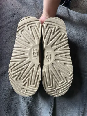 Uggs  thumbnail 4