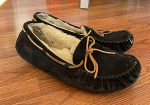 UGG Dakota Moccasins thumbnail 1