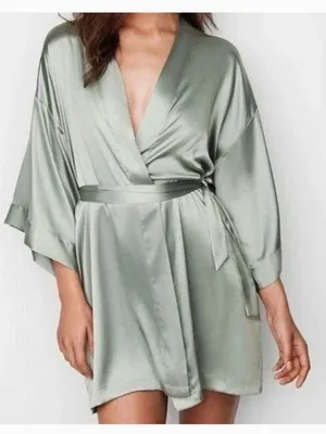 Victoria's Secret Women's One Size Silky Satin Robe Pale‎ Light Green True Wrap thumbnail 1