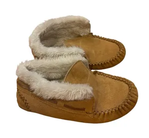 Minnetonka Moccasin Slipper Shoe Size 6 thumbnail 1