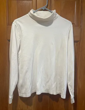 L.L.Bean white turtle neck size xlarge. thumbnail 1