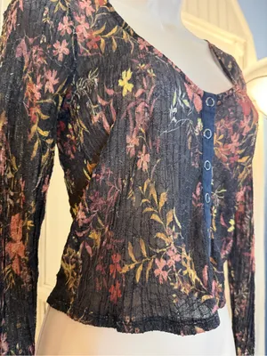 ✨Free People Cropped Floral Top XS✨ thumbnail 2