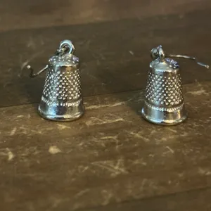 Silver tone sewing thimble dangle earrings thumbnail 3