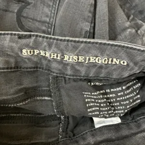 American Eagle Gray‎ Super Hi Rise Jegging 6 X-Long Distressed Raw Hem Stretch thumbnail 6