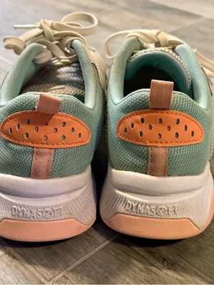New Balance Women's Dynasoft 545 Gray Lace Up Top Sneaker Shoes Size 6 thumbnail 3