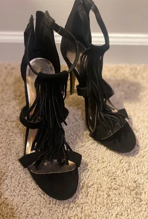 Madden Girl Suede Balck Heels Size 7.5 thumbnail 1