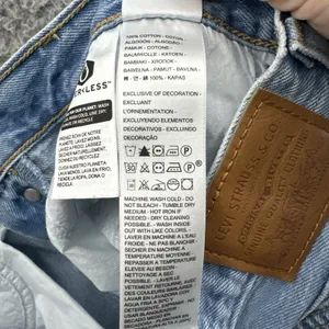 Levi's Wedgie Straight Ankle Jeans Distressed 100% Cotton Boho Women's 28 x 27.5 thumbnail 5