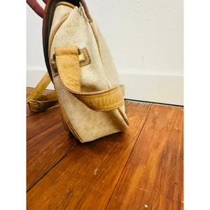 Vintage GUCCI Tan Interlocking GG Turn Lock Crossbody Made In Italy Purse thumbnail 2