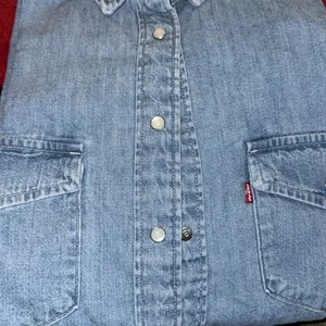 New‎ Levi's Premium the everyday shirt ICONIC WESTERN DENIM SHIRT thumbnail 5