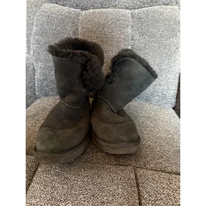 UGG Australia‎ Black Suede Sheepskin Lined Boots Women's Size 8 thumbnail 2