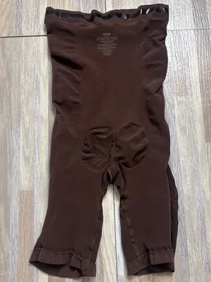 SKIMS Brown High-Waist Shapewear Bike Shorts thumbnail 8
