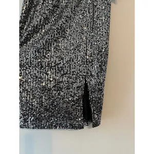 Lulu’s Once in a Lifetime Silver Sequin Off-the-Shoulder Mini Dress Size XS thumbnail 5