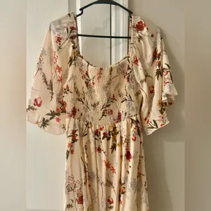 GILLI Floral Smocked Square Neck Romantic Cottagecore Elegance Mini Dress thumbnail 4