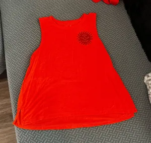 Old Navy Active sun tank thumbnail 1