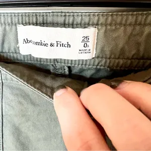 Abercrombie Army Green Cargo Pants thumbnail 5