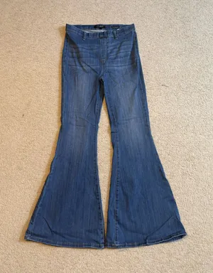 Judy Blue Jeans thumbnail 1