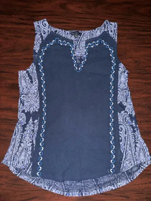 Lucky Brand Navy and White Embroidered Tank Top Blouse Size Medium thumbnail 1