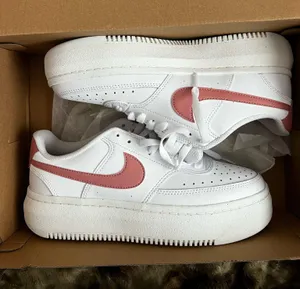 Nike Court Vision Low thumbnail 1