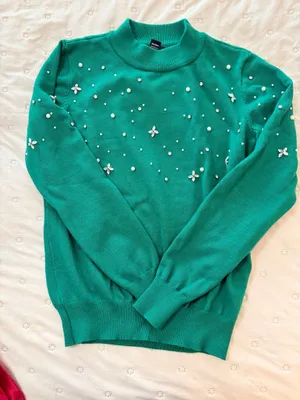 Green sweater  thumbnail 1