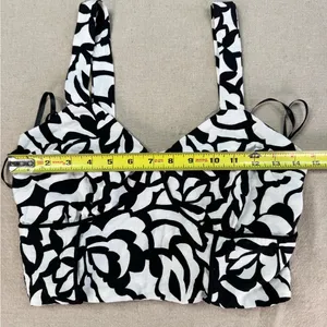 Monteau Los Angeles Crop Tank Top Womens M Black & White Geo Print Smocked thumbnail 5