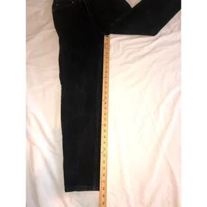 Vintage Levis Black Jeans Slim Fit Tapered Leg Size 9 Womens Black 90s USA Made thumbnail 6