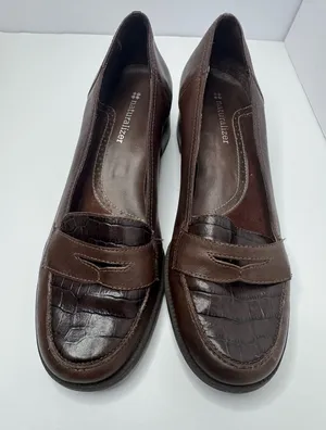 Naturalizer Brown Leather Kitten Heels Timeless Design Size 7 thumbnail 1