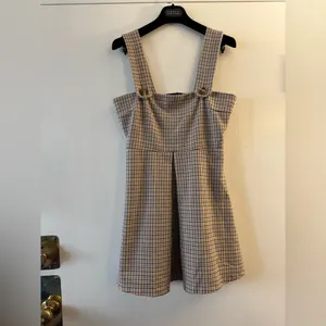 Zara plaid dress pinnafore size M gingham plaid mini dress thumbnail 4
