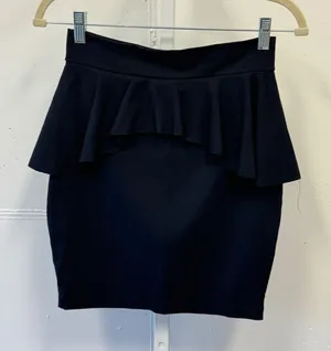 Bebe 2010s Black Peplum Mini Skirt XS Stretchy Bodycon Ruffle Made in USA thumbnail 1