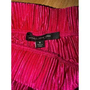 Marc New York Andrew Marc Magenta Pink Pleated Wide Leg Culotte Pants Womens M thumbnail 5