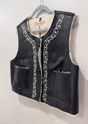 Free People‎ Sz Large Black Sherpa Travelers Reversible Leather Vest thumbnail 1