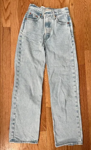 Levi’s Ribcage Straight Ankle Jeans thumbnail 1