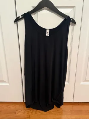Lululemon Essential Tank Pleated in Black thumbnail 3