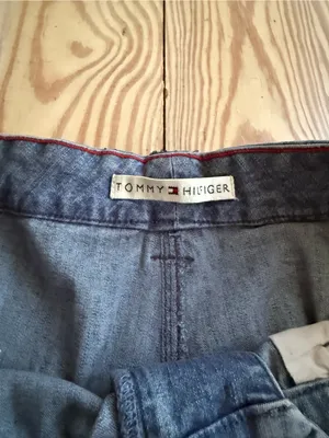 Tommy Hilfiger light wash wide leg jeans size 8 thumbnail 3