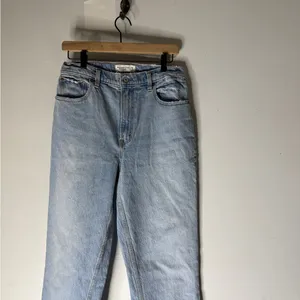 abercrombie fitch 90s‎ straight ultra high rise Size 29/8 XL Light Wash Distress thumbnail 3