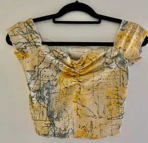 Urban Outfitters Croptop thumbnail 1
