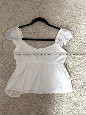 Hollister White Flutter-Sleeve Crop Top thumbnail 3