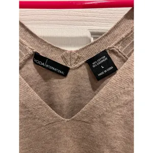 Moda International Cotton‎ Cashmere Batwing V-Neck Sweater Taupe Large thumbnail 4