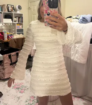 Elegant White Lace Dress thumbnail 1
