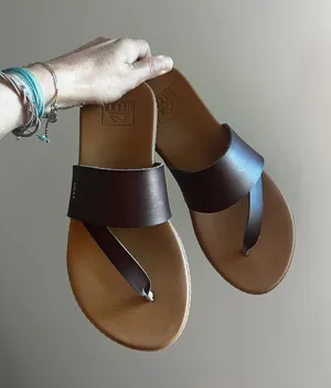 Reef Cushion Bounce Vista Thong Sandals 6 Brown Coastal Beach Slides Boho Chic thumbnail 1