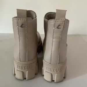 Circus by Sam Edelman NY Beige Platform Chelsea Boots Women’s Sz 6.5 Chunky Sole Ankle Booties thumbnail 6