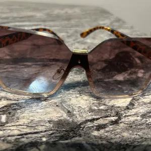 Stylish Brown Sunglasses thumbnail 12