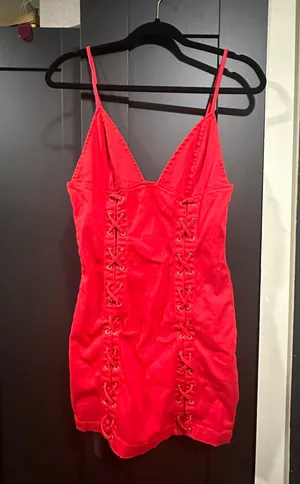 Red Dress thumbnail 1