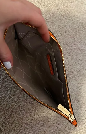 Michael Kors Purse thumbnail 3