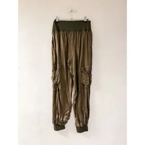 Cinq a Sept Giles Twill Cargo Joggers Cupro in Olive Medium thumbnail 4