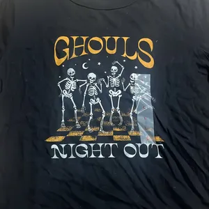 Old Navy Black 'Ghouls Night‎ Out' Skeleton Halloween Tee Large NEW thumbnail 3