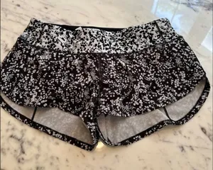 Lululemon speed‎ short in size 4 thumbnail 1