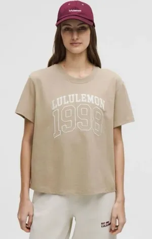 Lululemon Relaxed Fit Cotton Jersey T-Shirt Top Beige Tan 1998 Graphic Tee thumbnail 1